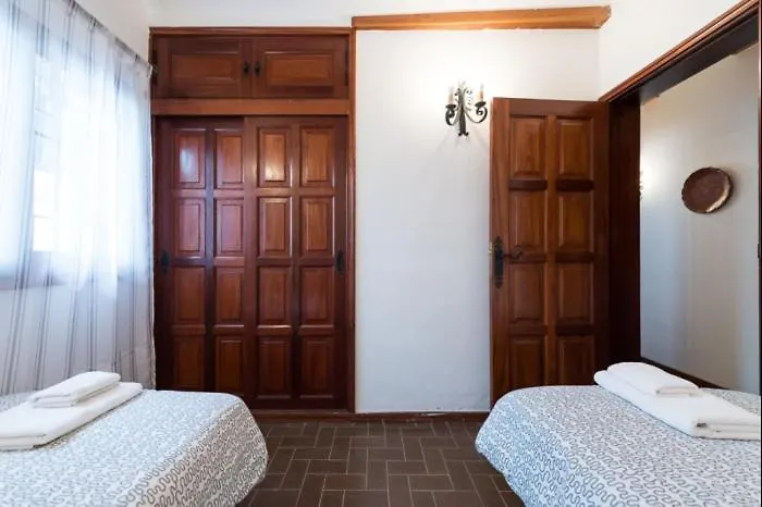 Vivelorural Casa En Arucas Para Grupos Con Piscina