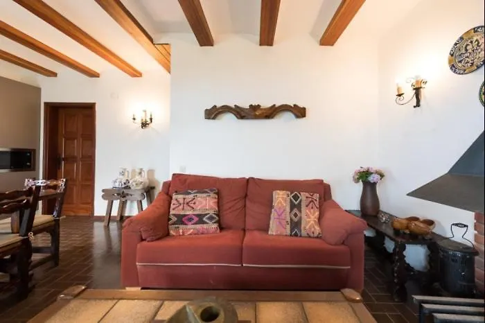 Vivelorural Casa En Arucas Para Grupos Con Piscina Spain