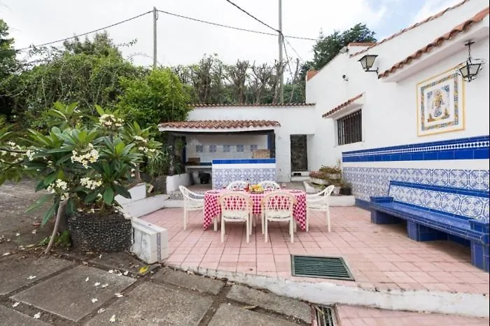 Holiday home Vivelorural Casa En Arucas Para Grupos Con Piscina