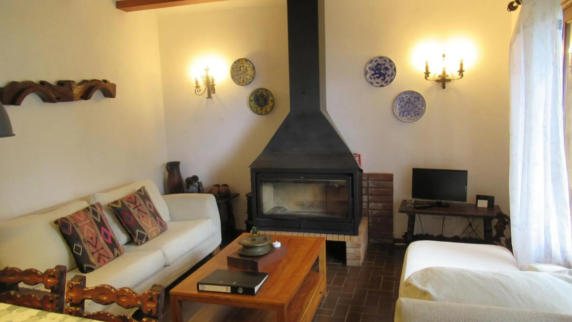 Holiday home Vivelorural Casa En Arucas Para Grupos Con Piscina